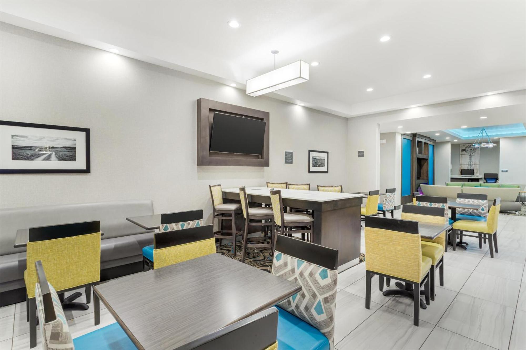 Best Western Plus Waller Hotel Екстериор снимка